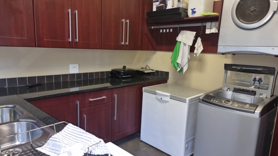 6 Bedroom Property for Sale in Merryhill Eastern Cape